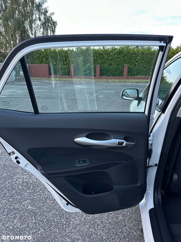 Toyota Auris Hybrid 135 Prestige - 33