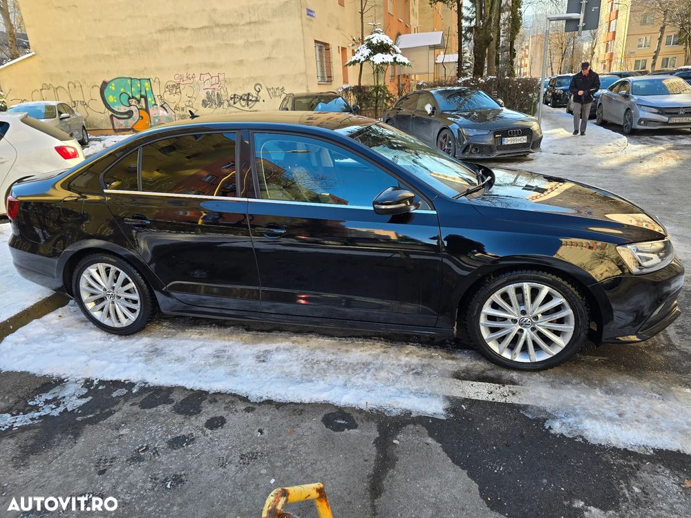 Volkswagen Jetta 2.0 TDI DSG Comfortline - 9