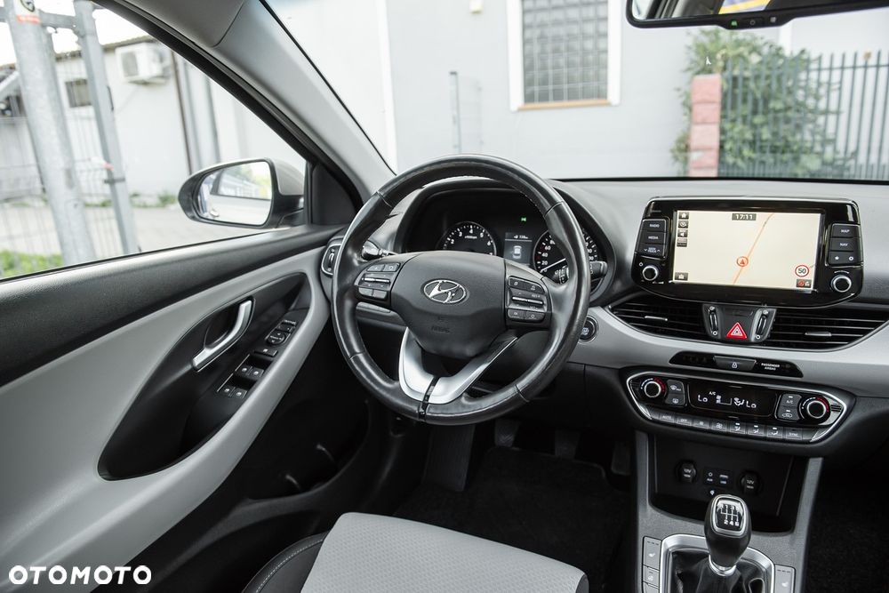 Hyundai i30 1.4 T-GDI Premiere Luxury - 25