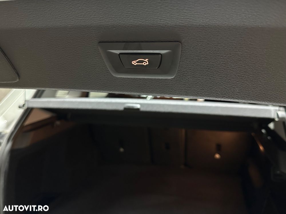 BMW X1 sDrive18d AT - 12