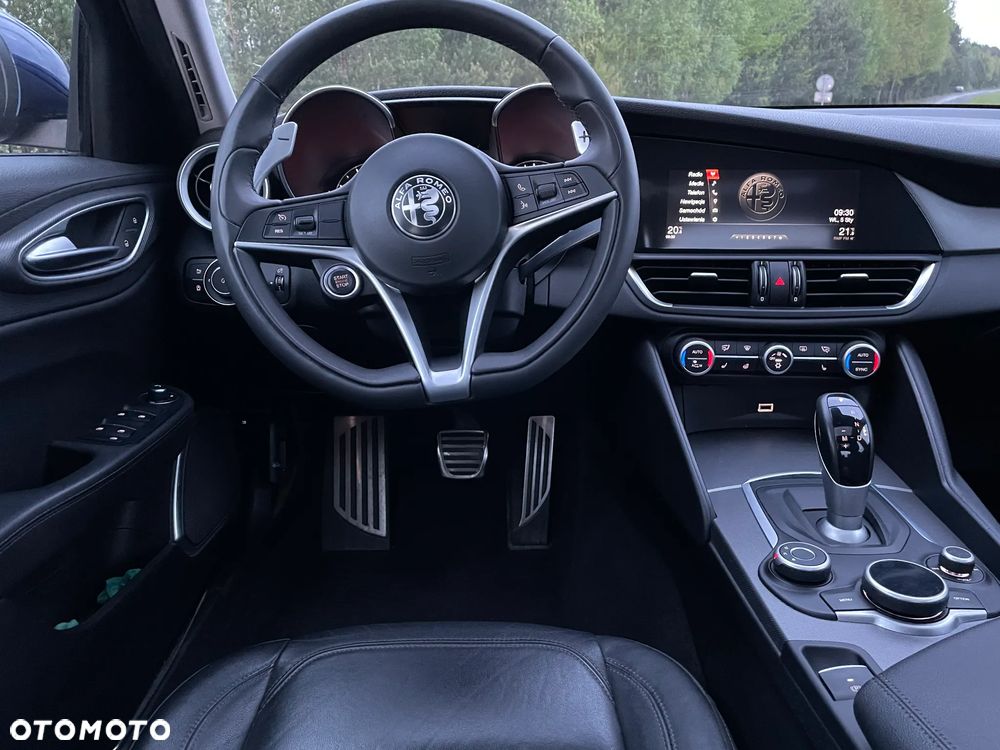 Alfa Romeo Giulia 2.0 Turbo 16V AT8-Q4 Veloce - 19