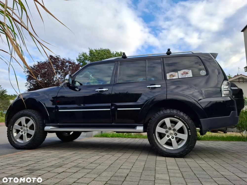 Mitsubishi Pajero - 3