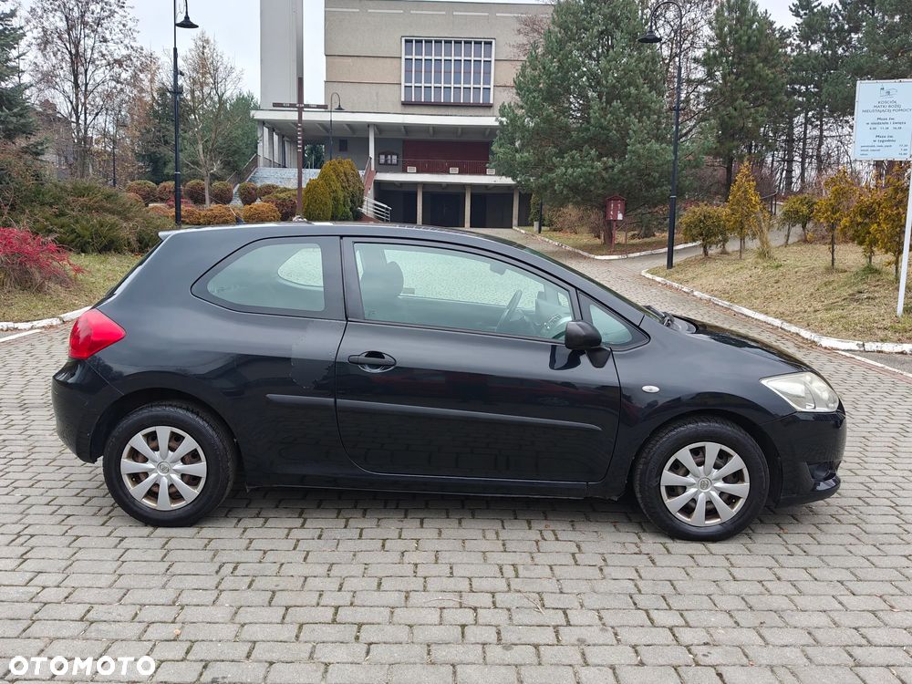 Toyota Auris 1.4 D-4D Luna - 2