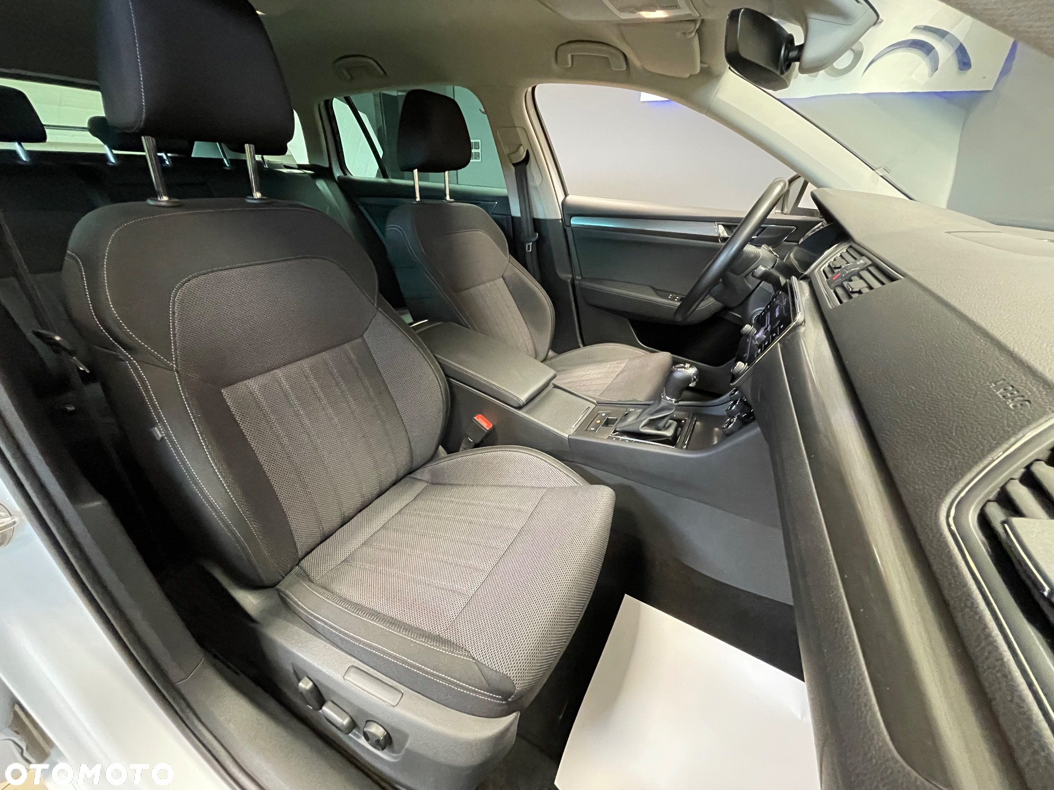 Skoda Superb 2.0 TDI SCR Style DSG - 26