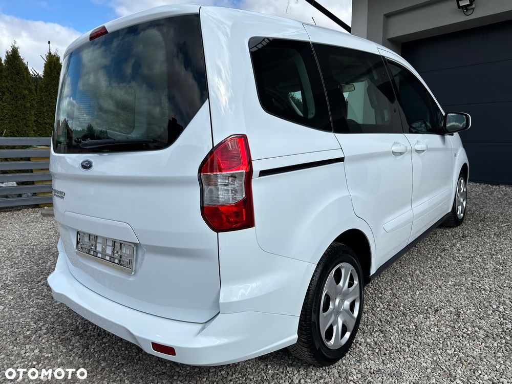 Ford Tourneo Courier 1.5 TDCi S&S Ambiente - 24