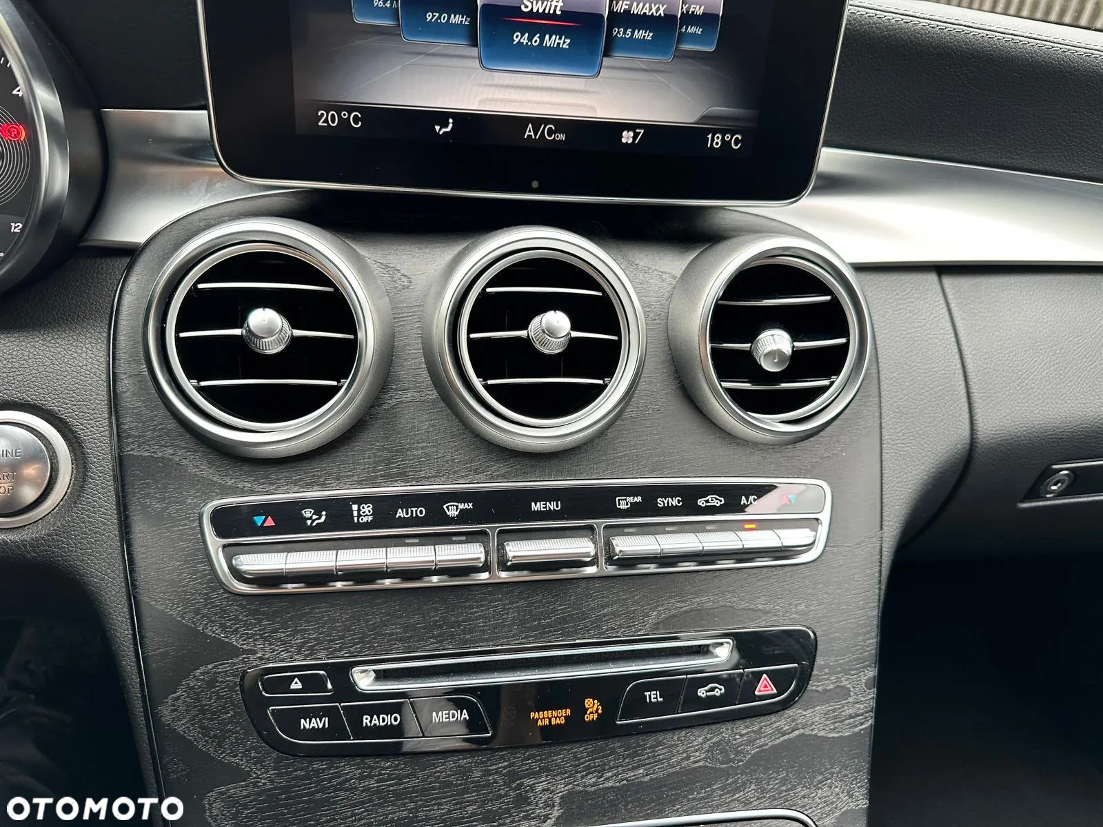 Mercedes-Benz Klasa C 220 d 4Matic T 9G-TRONIC AMG Line - 25