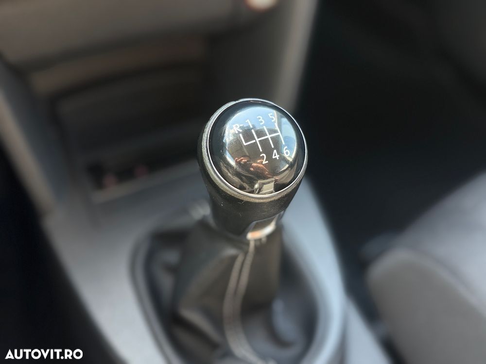 Volkswagen Touran 1.6 TDI DPF Cup - 9