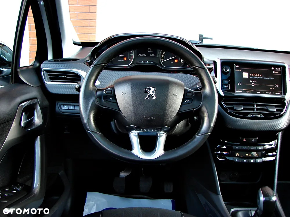 Peugeot 2008 1.2 Pure Tech Style EU6 - 31