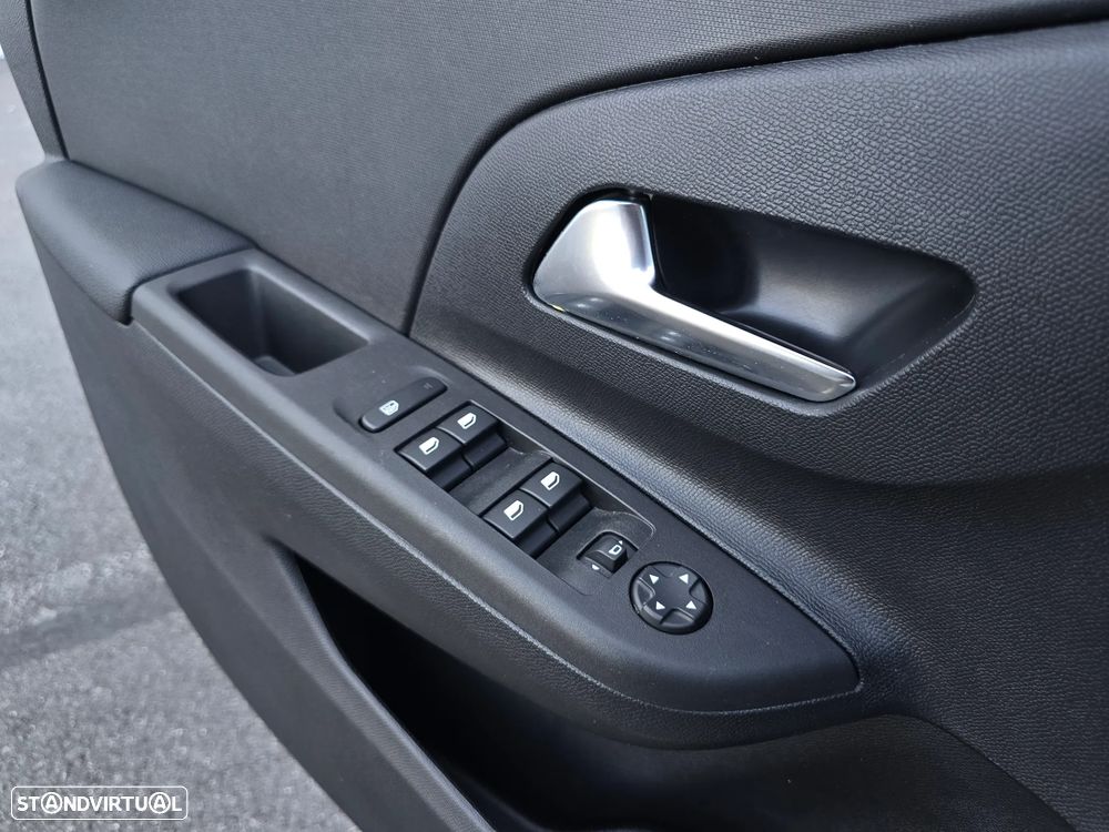 Opel Corsa 1.2 T Aut. - 32