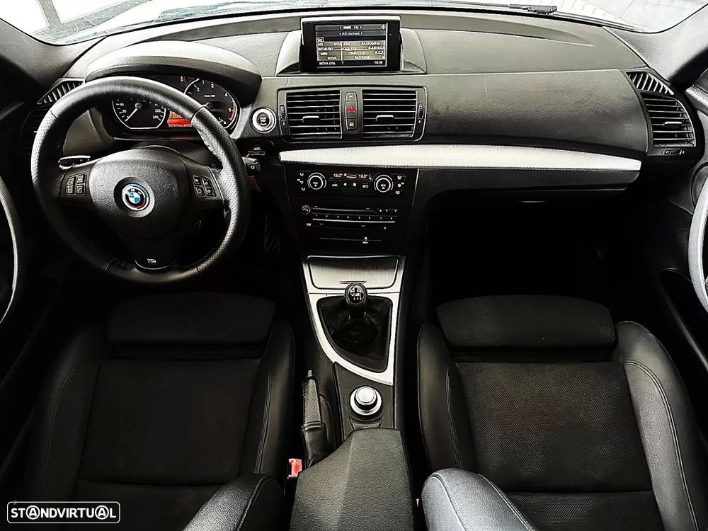 BMW 118 d Pack M - 32