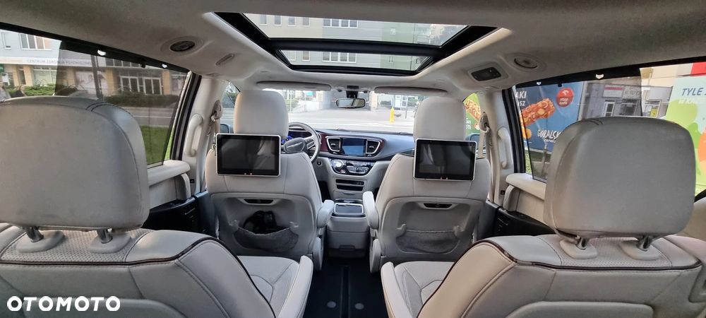 Chrysler Pacifica - 28