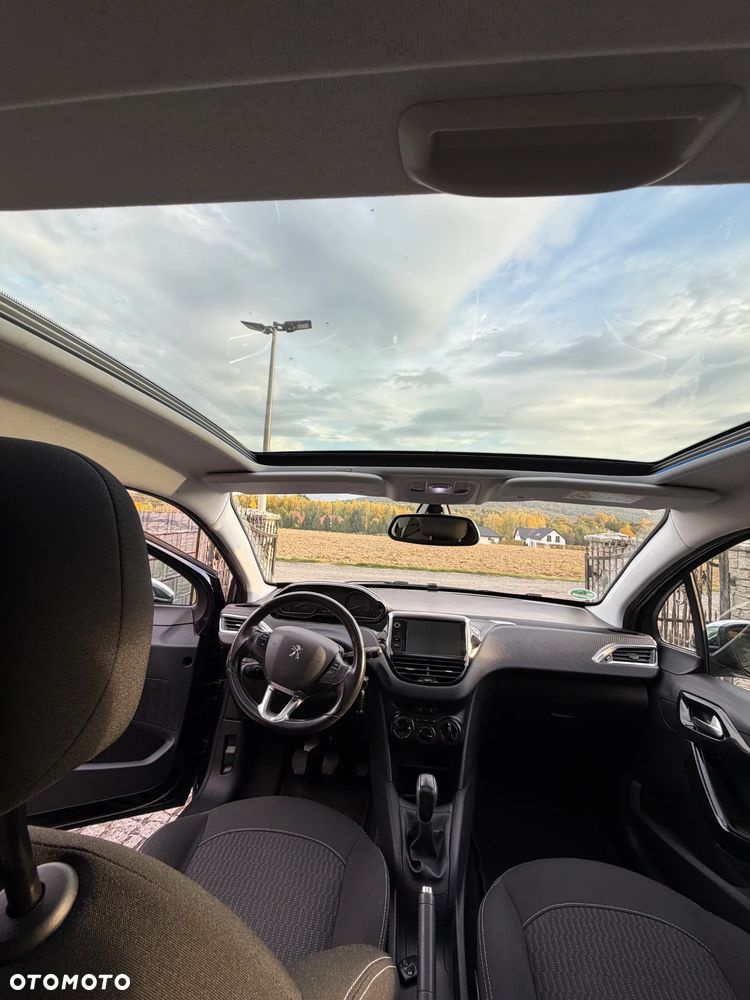 Peugeot 208 - 22