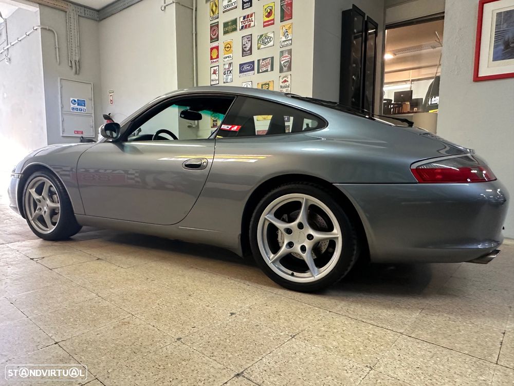 Porsche 911 (996) Carrera 4 - 1