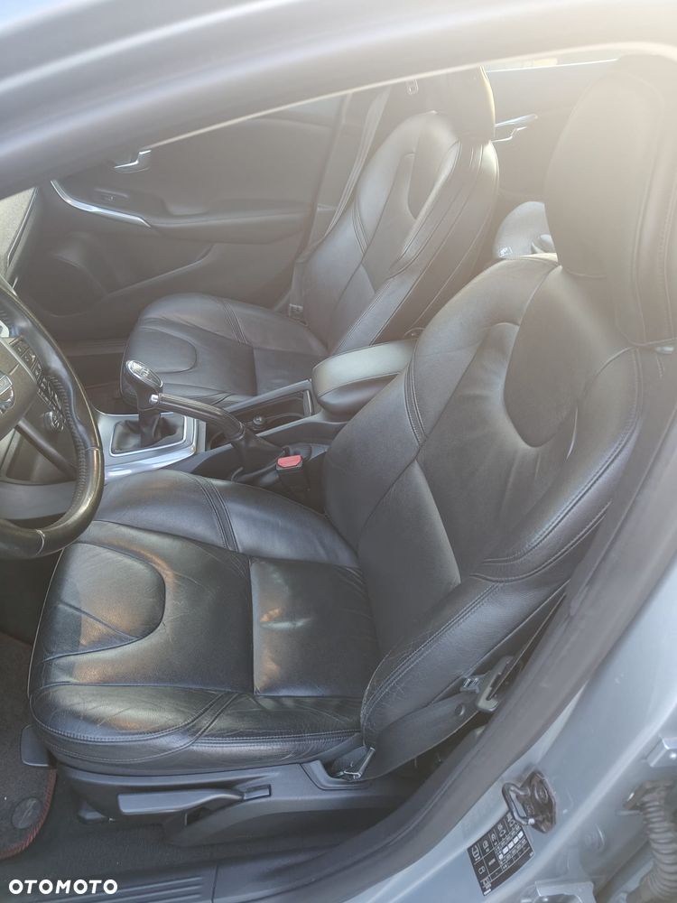 Volvo V40 D2 Momentum - 15