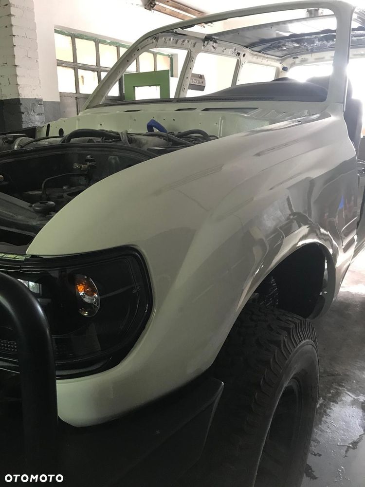 Toyota Land Cruiser - 22