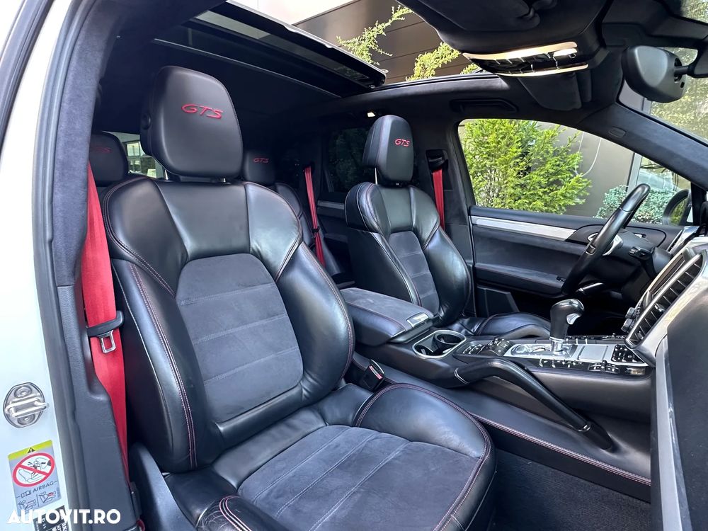 Porsche Cayenne 4.8 GTS - 10