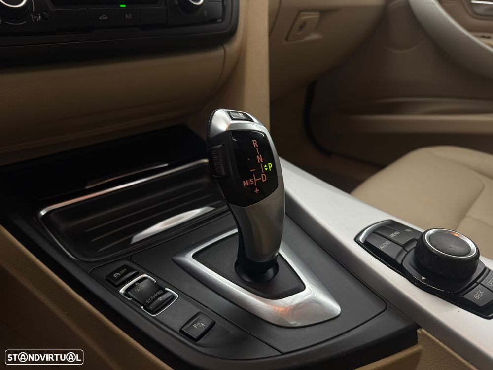 BMW 320 d Auto Line Luxury - 20