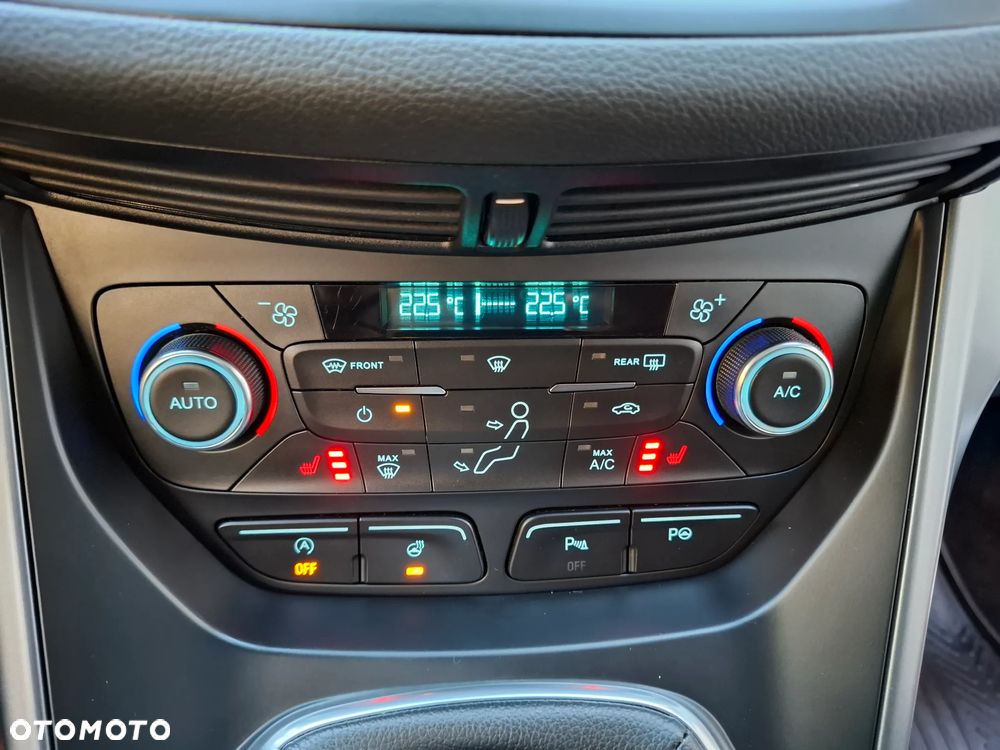 Ford Kuga 1.5 EcoBoost 2x4 Titanium - 20