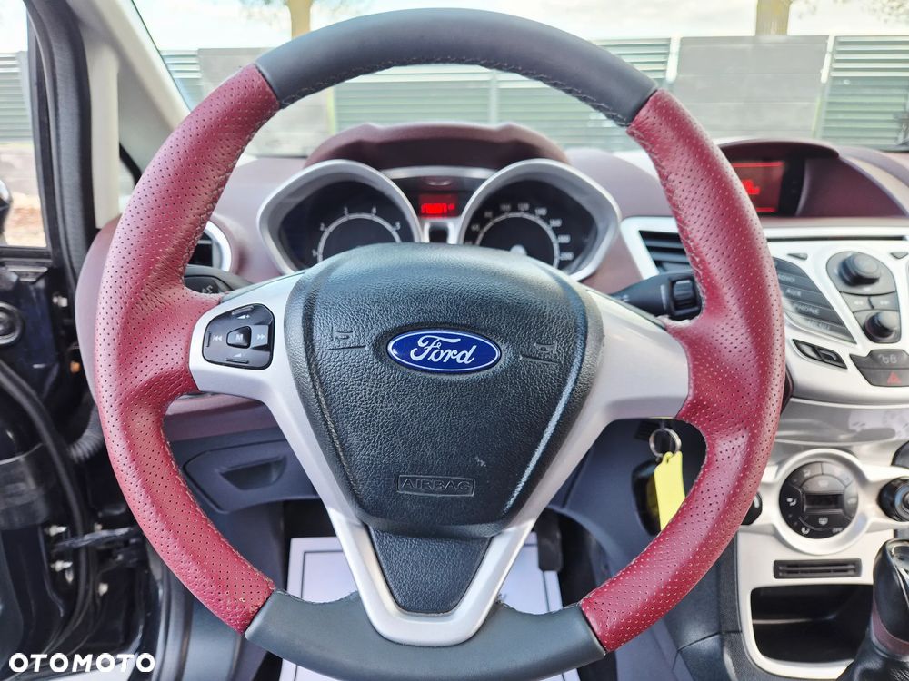 Ford Fiesta 1.4 Champions Edition - 7