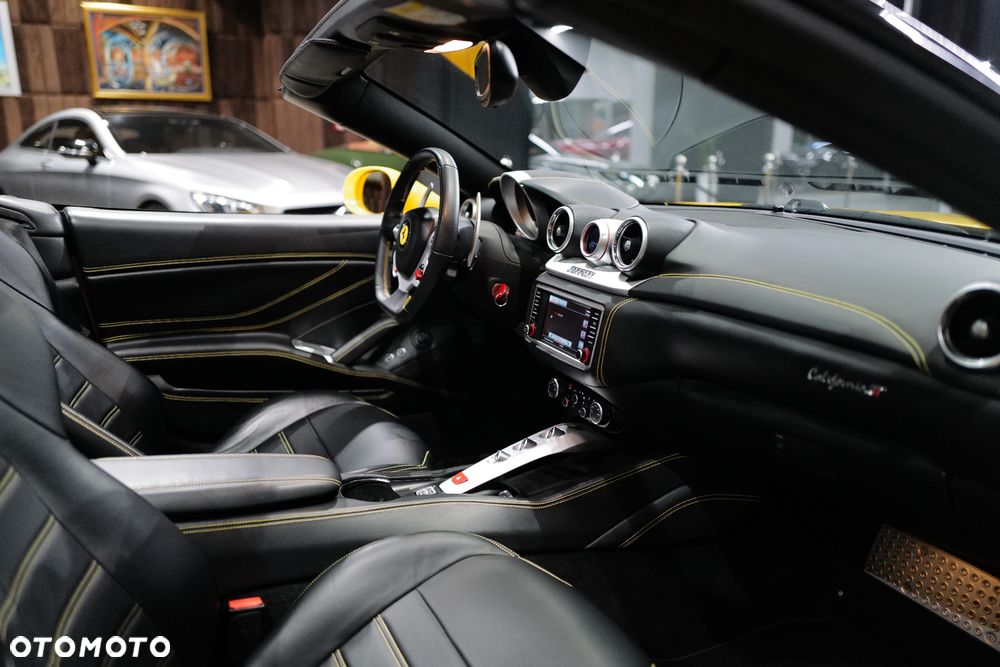 Ferrari California T - 15