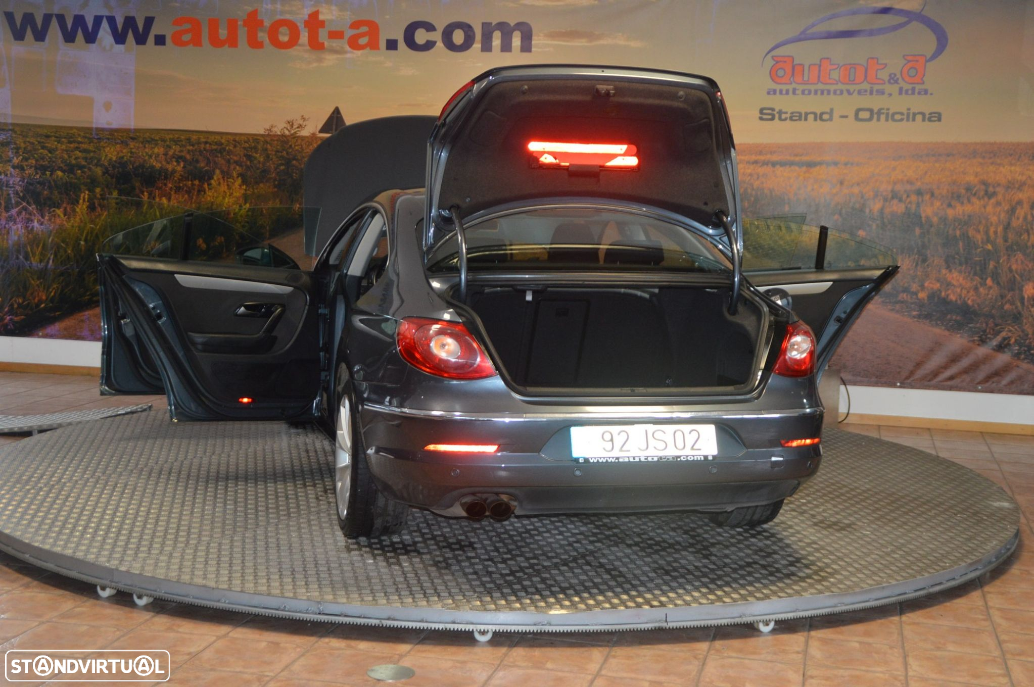VW Passat CC 2.0 TDi BlueMotion - 12