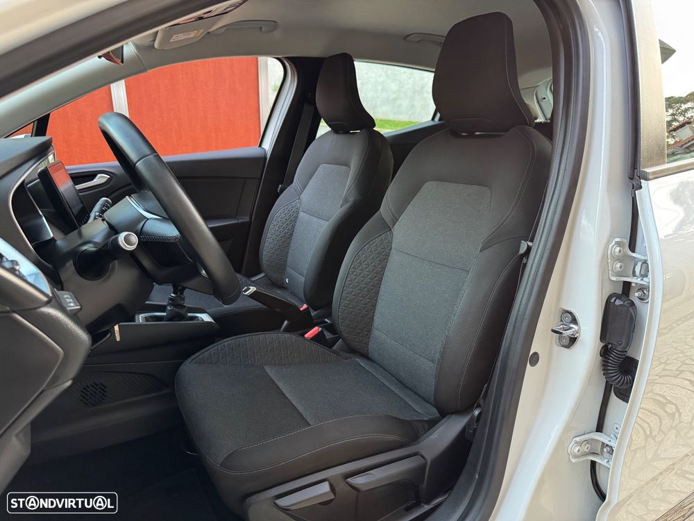 Renault Clio TCe 100 INTENS - 17