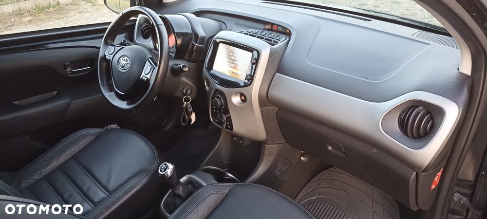 Toyota Aygo x-play touch - 29