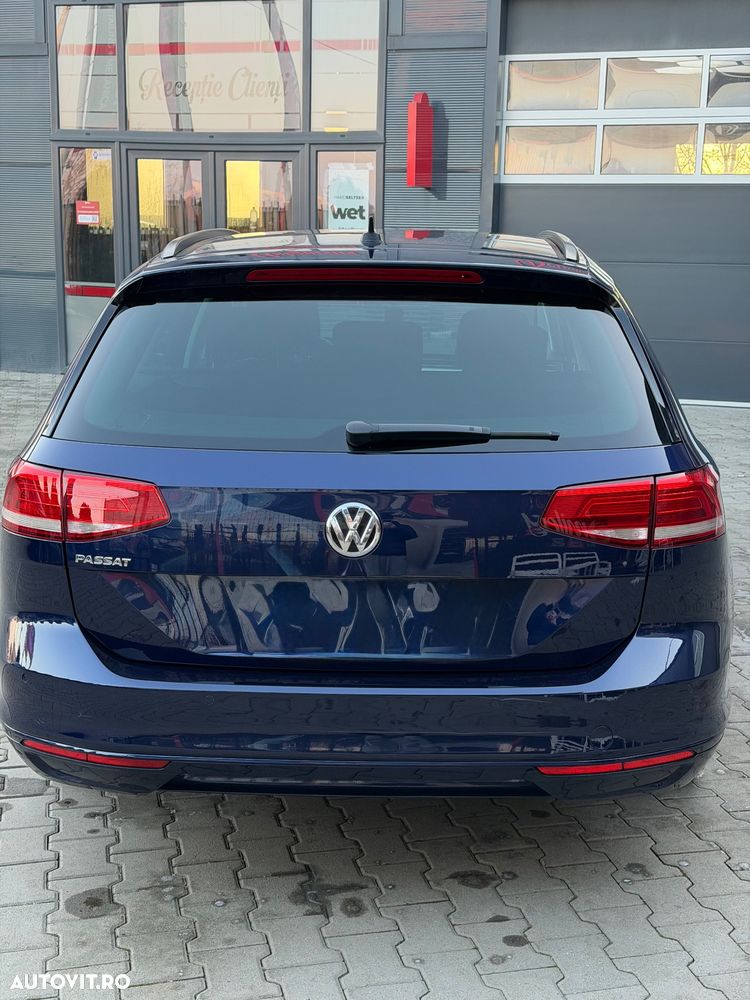 Volkswagen Passat 2.0 TDI SCR DSG Trendline - 9