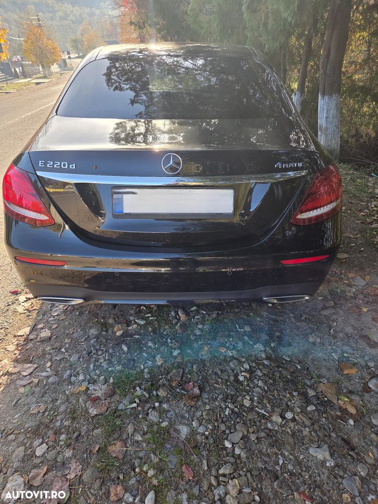 Mercedes-Benz E 220 d 4MATIC Aut. - 3
