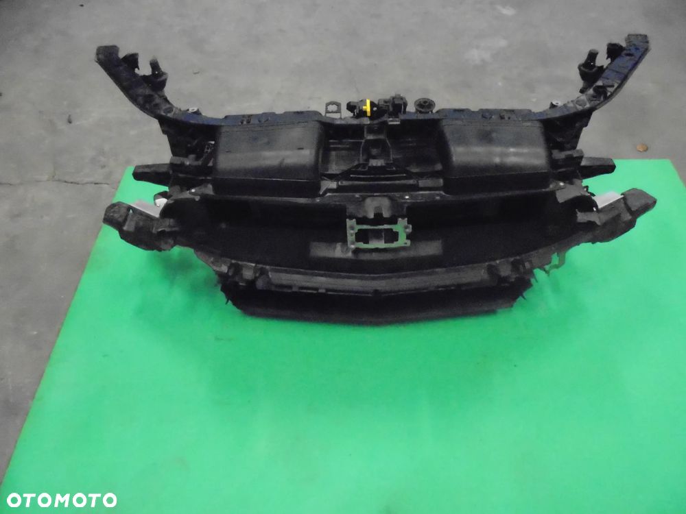 MERCEDES A KLASA A35 AMG 2,0 T W177 PAS PRZEDNI KOMPLET CHLODNIC
