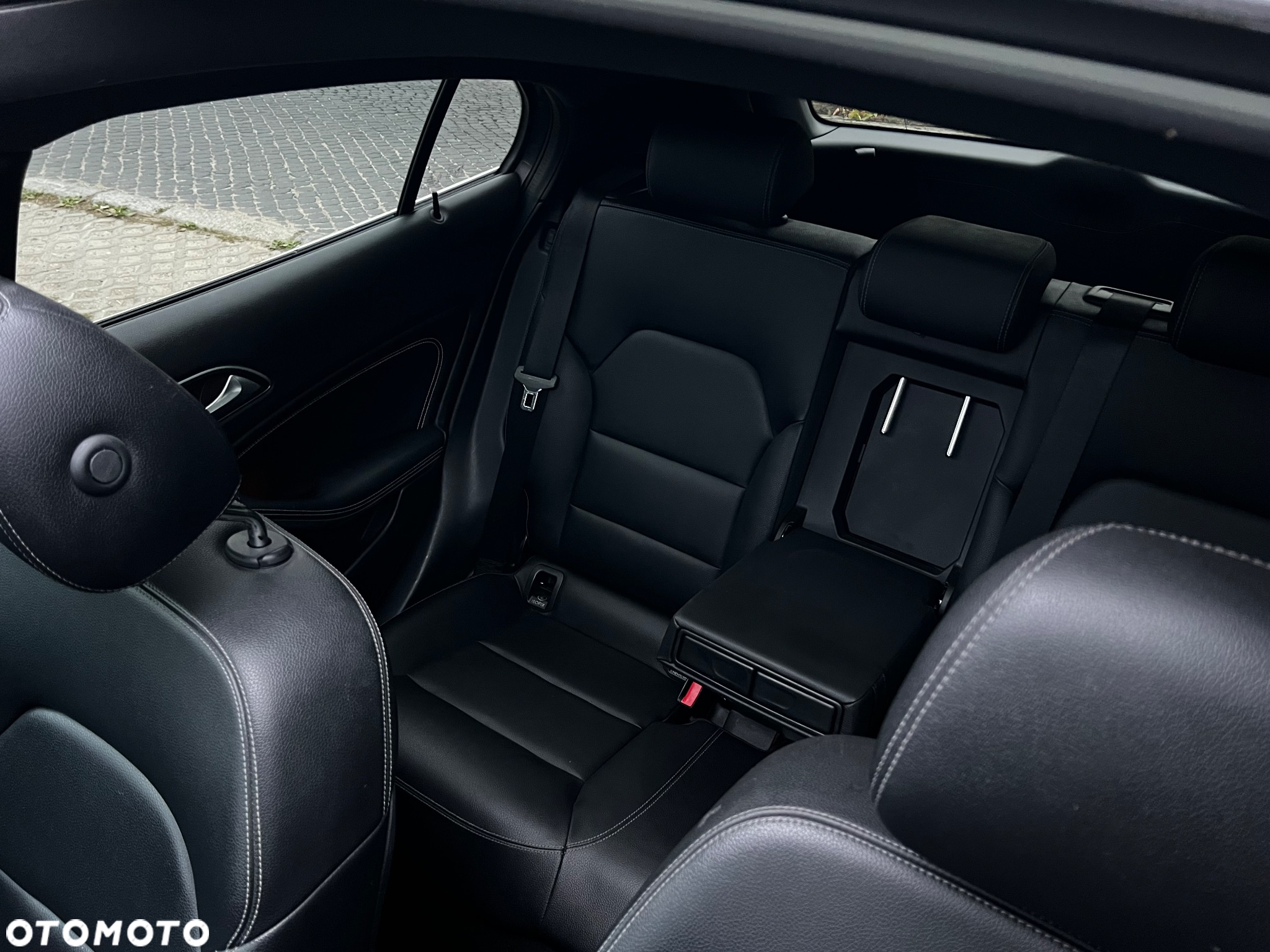 Mercedes-Benz GLA 250 4Matic 7G-DCT UrbanStyle Edition - 27