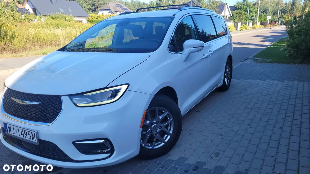 Chrysler Pacifica - 1