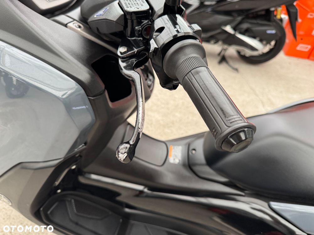 Yamaha NMAX - 15