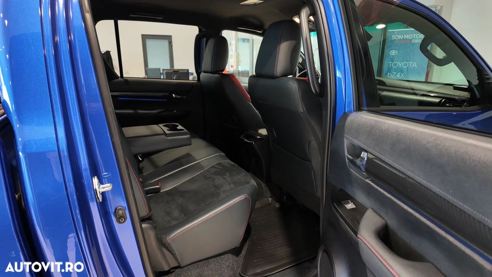 Toyota Hilux 2.8D 204CP 4x4 Double Cab AT GR Sport II - 38