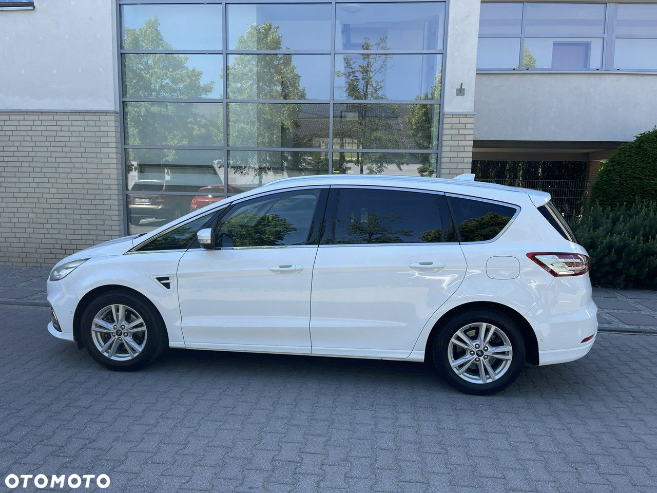 Ford S-Max - 13
