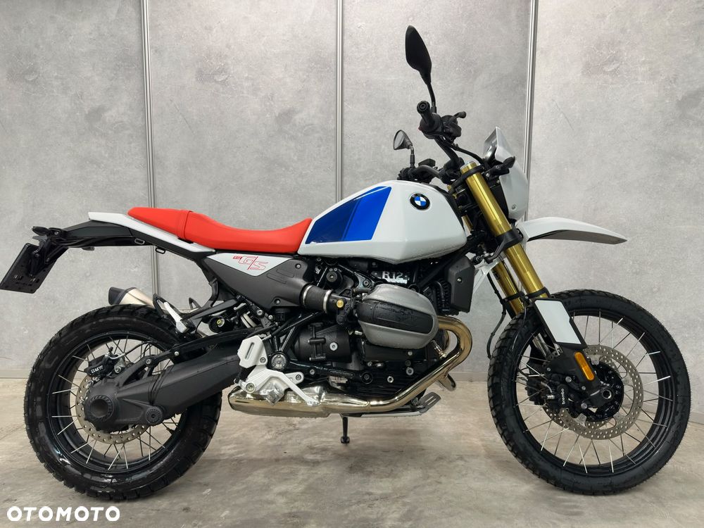 BMW R - 1