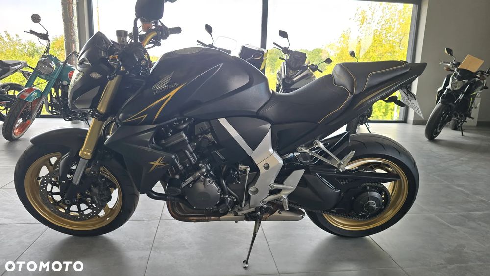 Honda CB - 1