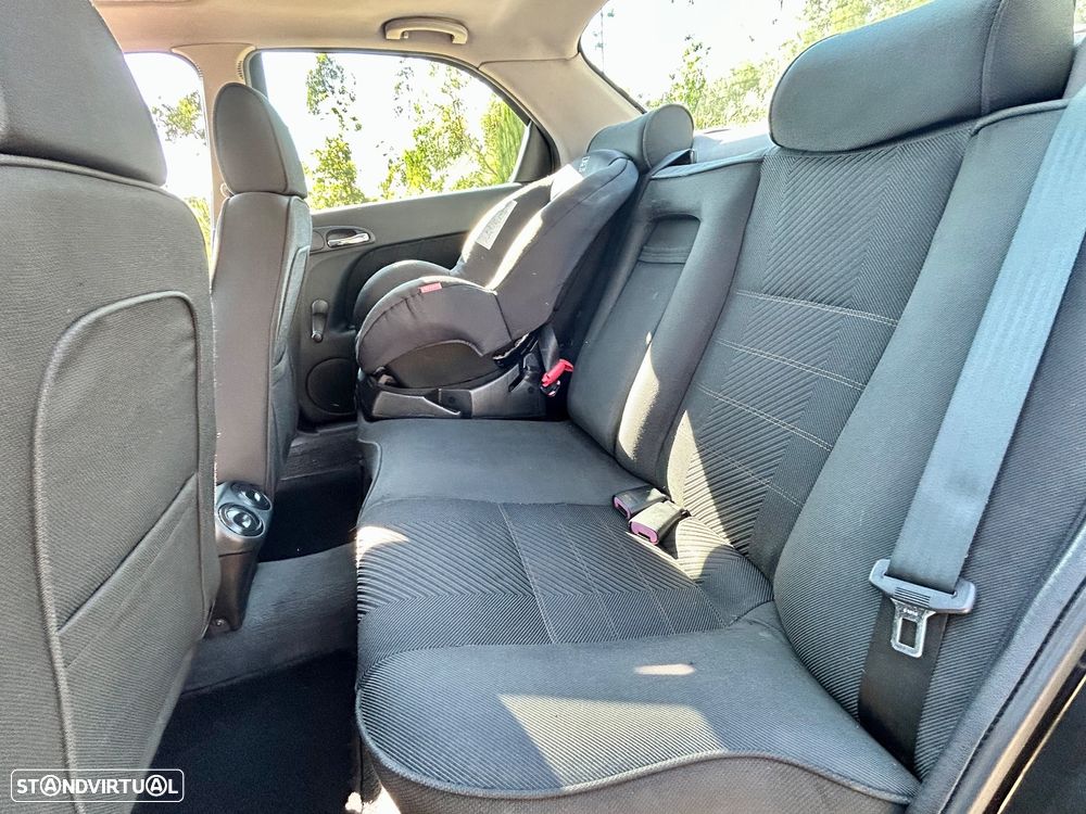 Alfa Romeo 156 1.9 JTD - 10