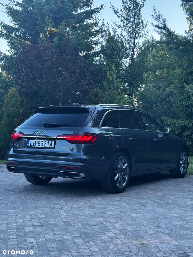 Audi A4 Avant 30 TDI S tronic - 15