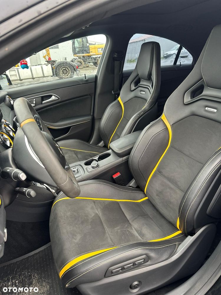 Mercedes-Benz CLA AMG 45 4Matic AMG Speedshift 7G-DCT Yellow Night Edition - 38