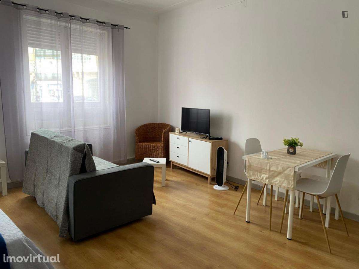 Estúdio - localizado em Santo Ildefonso Porto - Grande imagem: 5/11