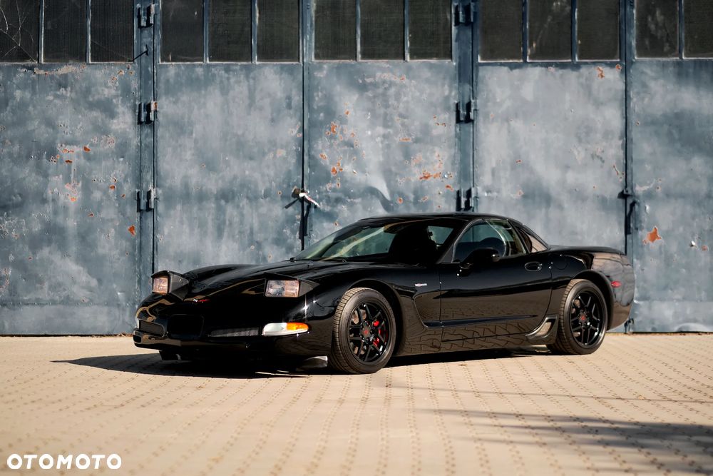 Chevrolet Corvette - 1