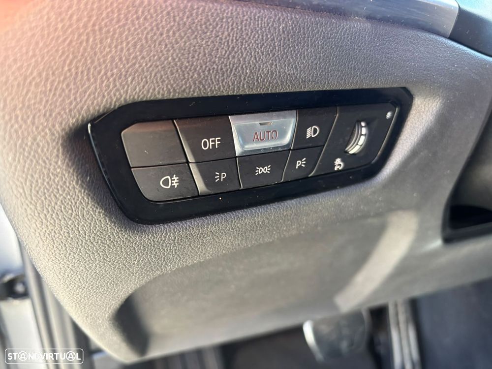 BMW 320 e Pack Desportivo M Auto - 23