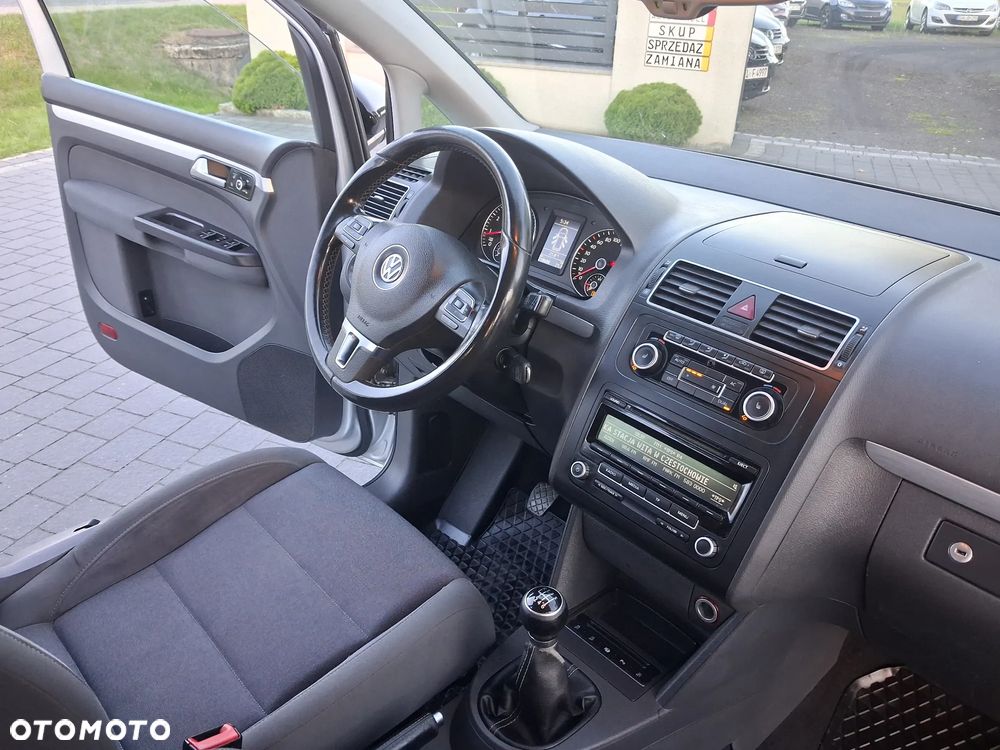 Volkswagen Touran 1.2 TSI STYLE - 10