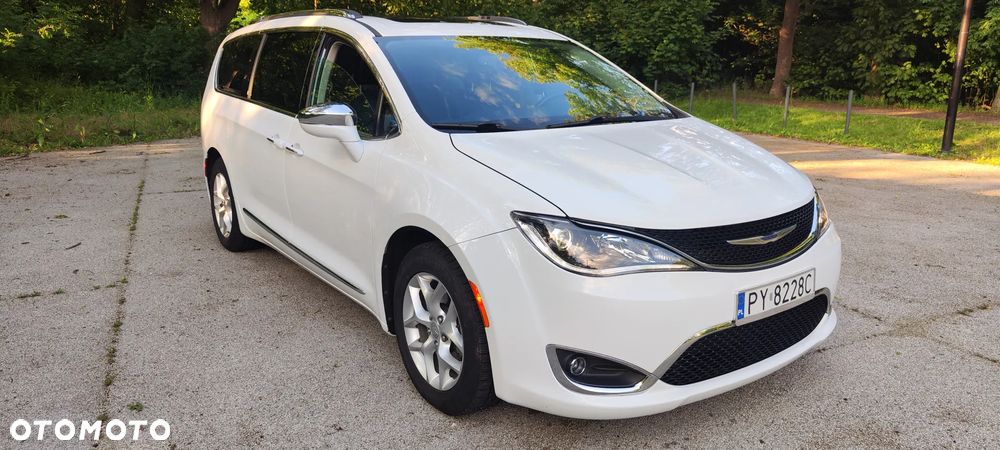 Chrysler Pacifica - 4