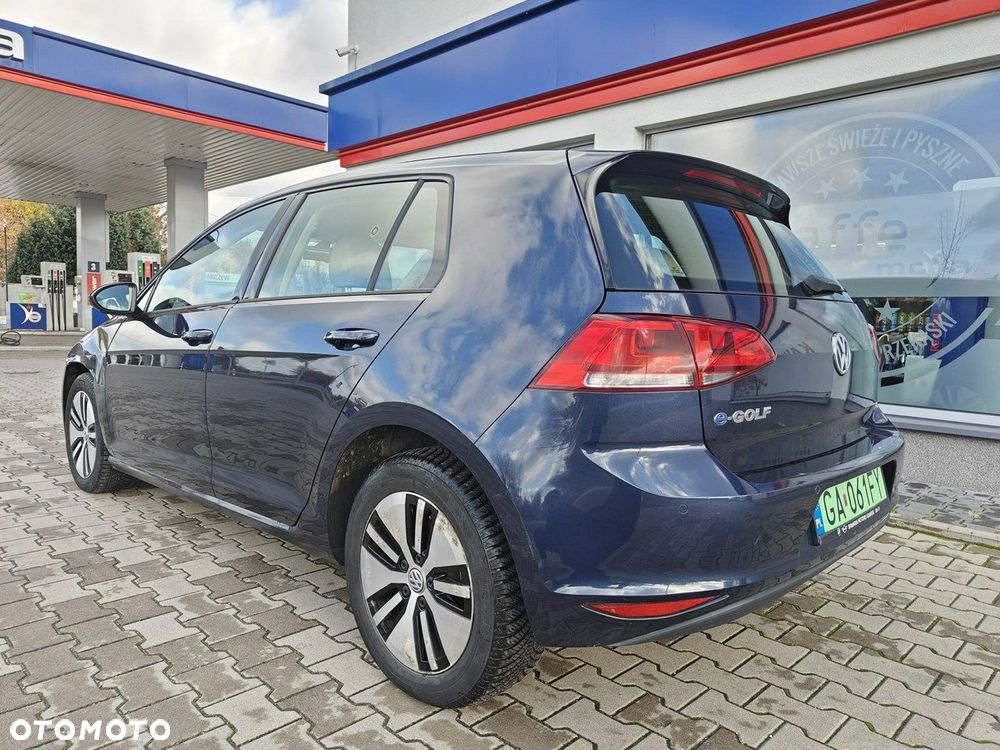 Volkswagen Golf - 5