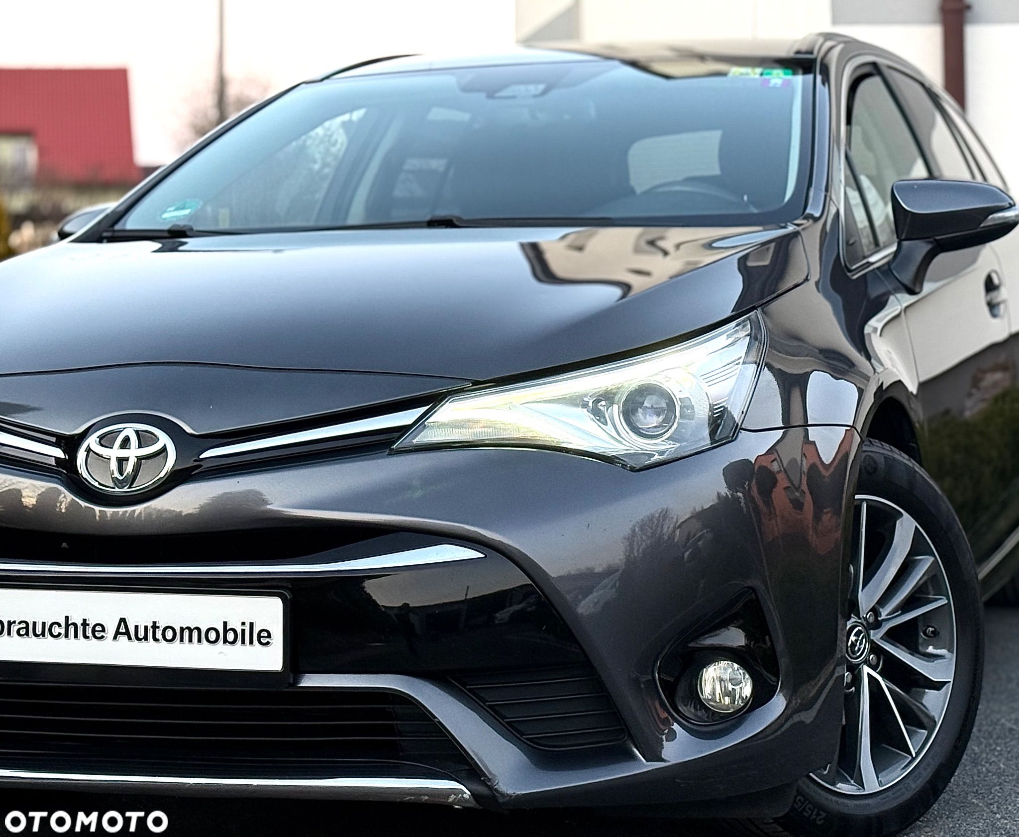 Toyota Avensis Touring Sports 1.8 Edition S+ - 1