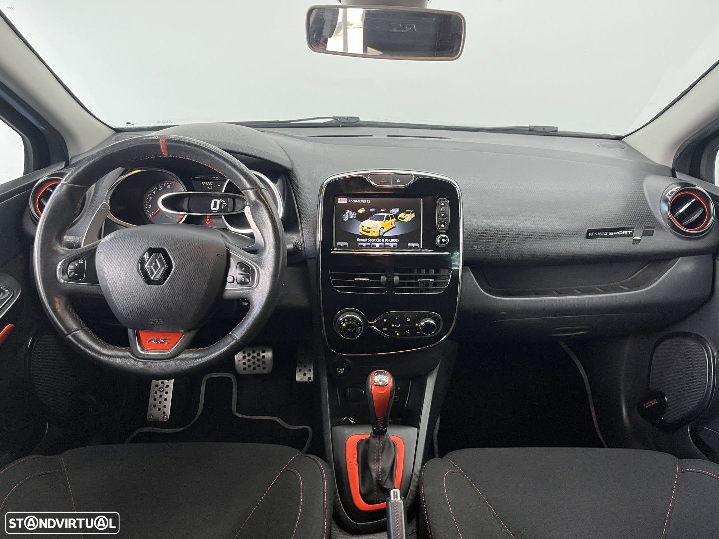 Renault Clio 1.6 T RS EDC - 11