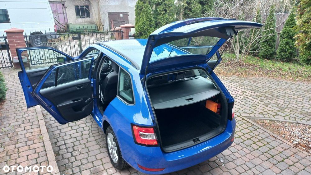 Skoda Fabia 1.0 TSI Ambition - 33