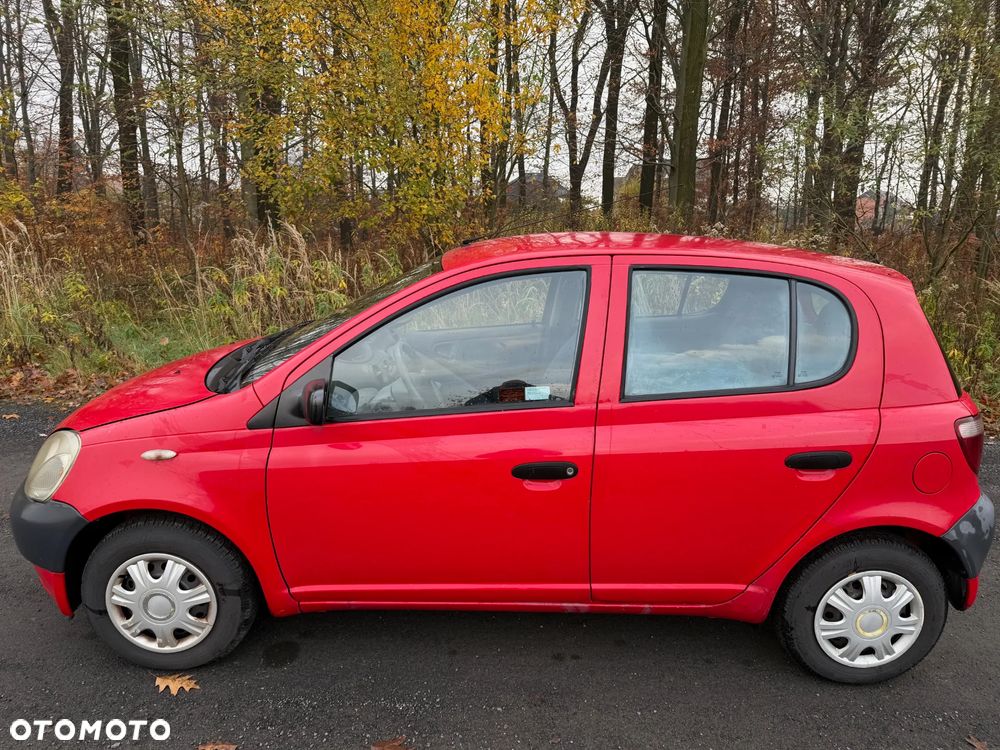 Toyota Yaris 1.0 Base - 1